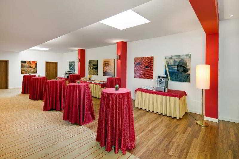 Mamaison Hotel Riverside Prága Kültér fotó The foyer